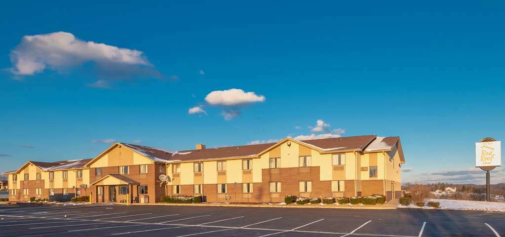 Red Roof Inn Greensburg Exterior photo